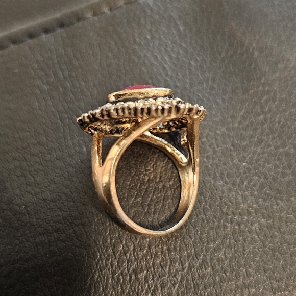 Ring - Picture 6 of 9